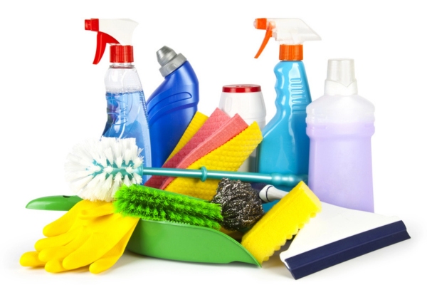 image of random cleaning products that may pollute indoor air